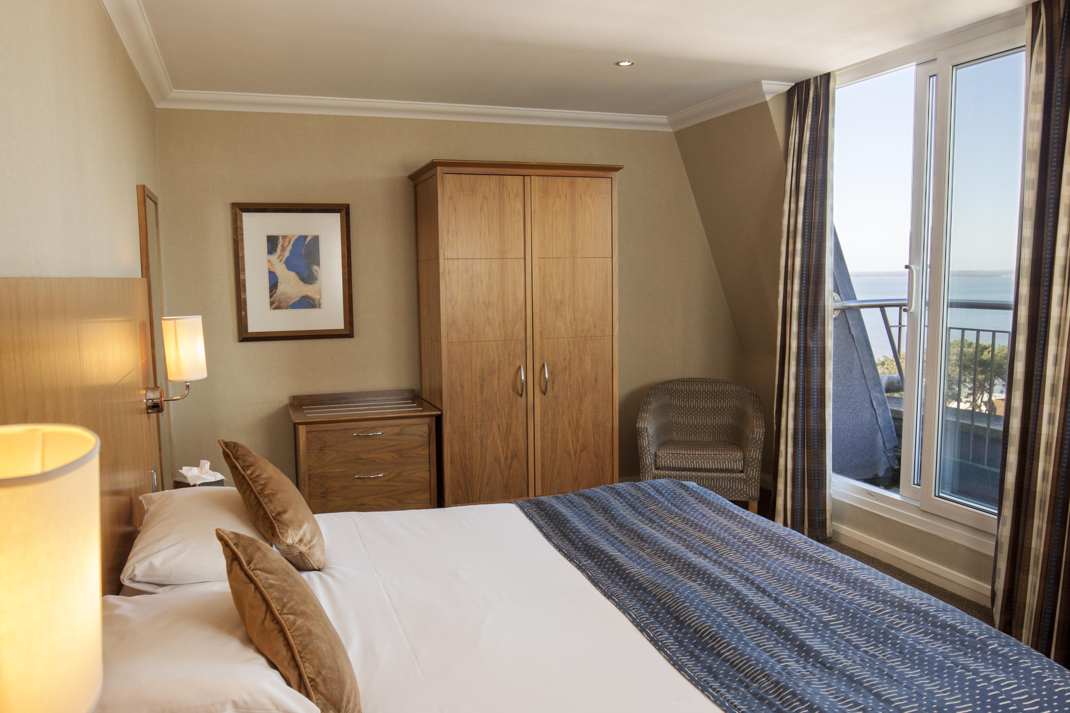 Harbour Heights Hotel Пул Экстерьер фото